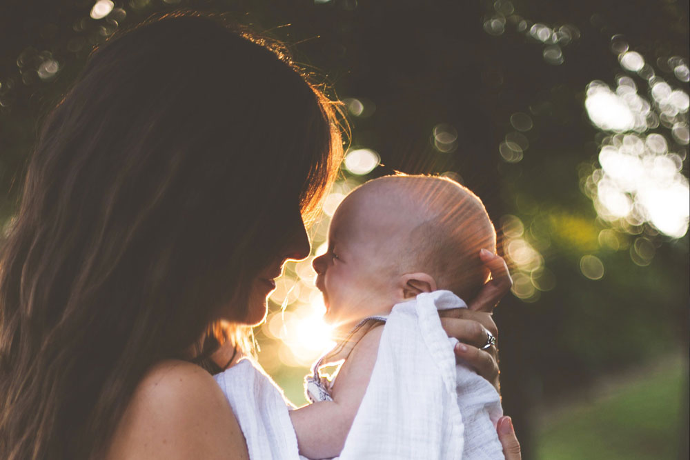 7 Best Ways to Bond with Your Newborn